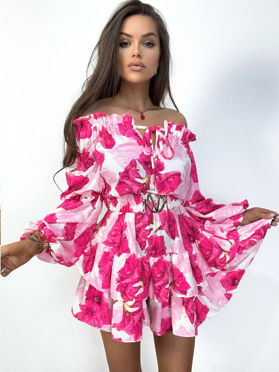 Kombinezon-w-kwiaty-styl-hiszpanka-kolor-rozowo-biala-model-200-0187-1