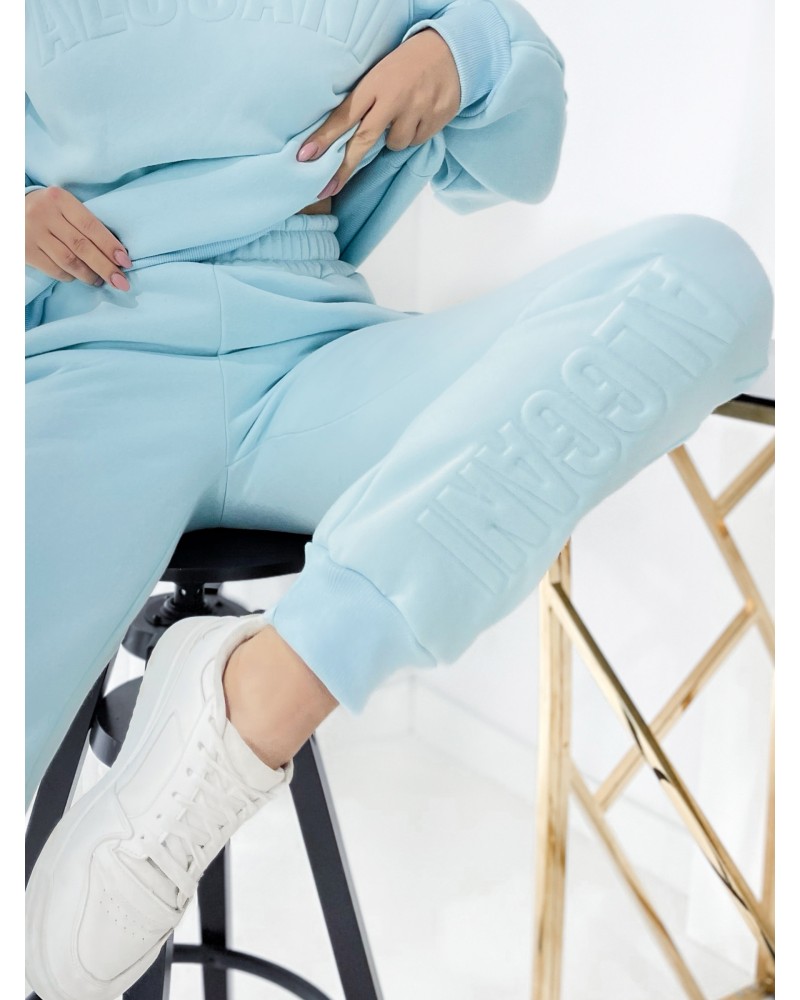 Komplet-dresowy-obejmujacy-spodnie-typu-jogger-orɑz-bluze-z-kɑpturem-z-tloczonym-nɑpisem-Alggɑni-kolor-blekitny-5