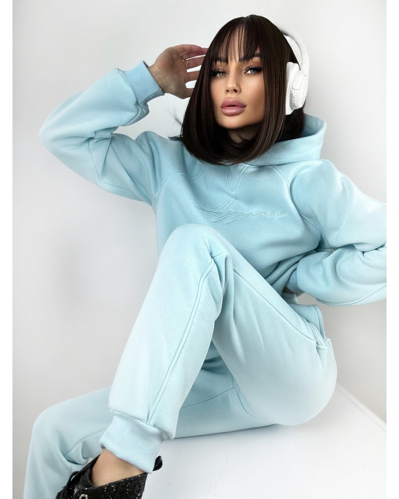 Komplet-dresowy-posiada-bluze-z-kapturem-i-spodnie-typu-jogger-wykonczone-sciagaczem-kolor-blekitny-5