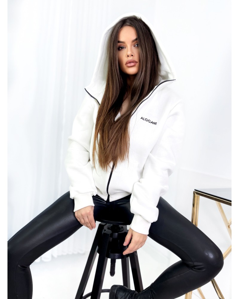 Rozpinana-damska-bluza-z-kapturem-kolor-bialy-2